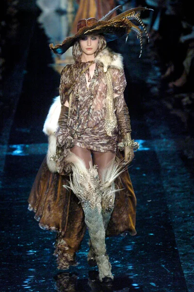 Look 17